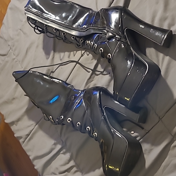 00'S VINYL PLAT FORM BOOTS - Picture 2 of 3